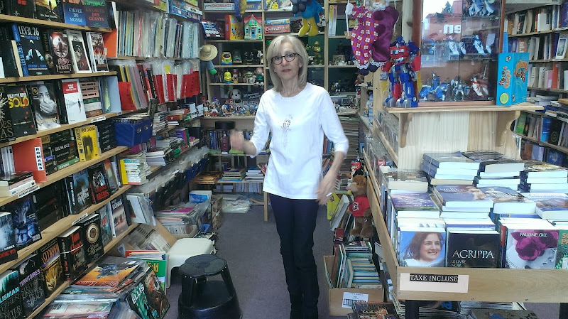Le Coin Du Savoir bookstore