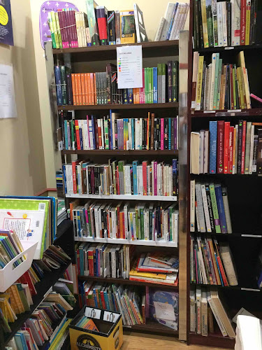 Lu et relu bookstore