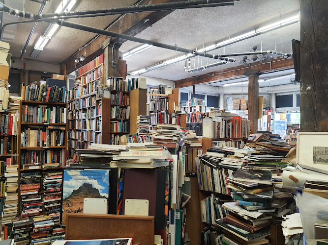 MacLeod's Books bookstore