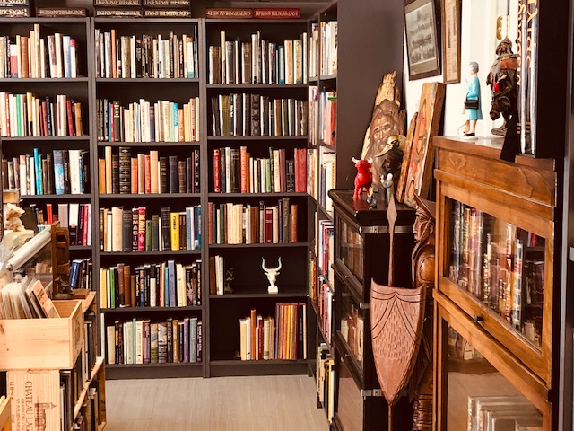 Minotavros Books storefront