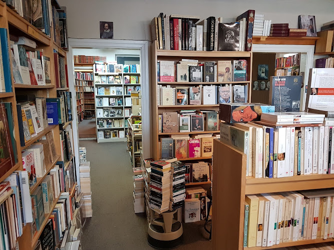 au Lieu du Livre bookstore